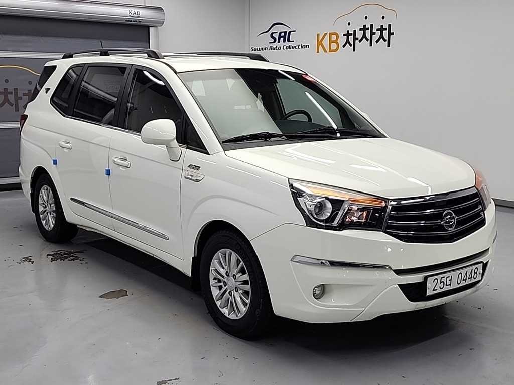KG모빌리티(쌍용) 코란도 코란도투리스모 4WD TX 9인승 이미지 4