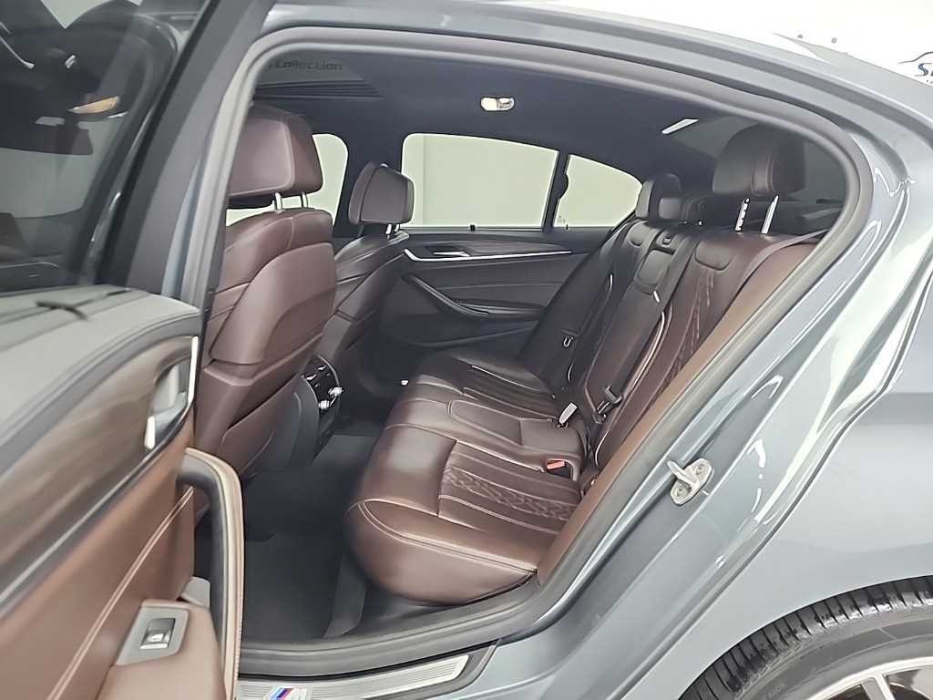 BMW 5시리즈 5시리즈 (G30) 530i xDrive M 스포츠 플러스 이미지 12