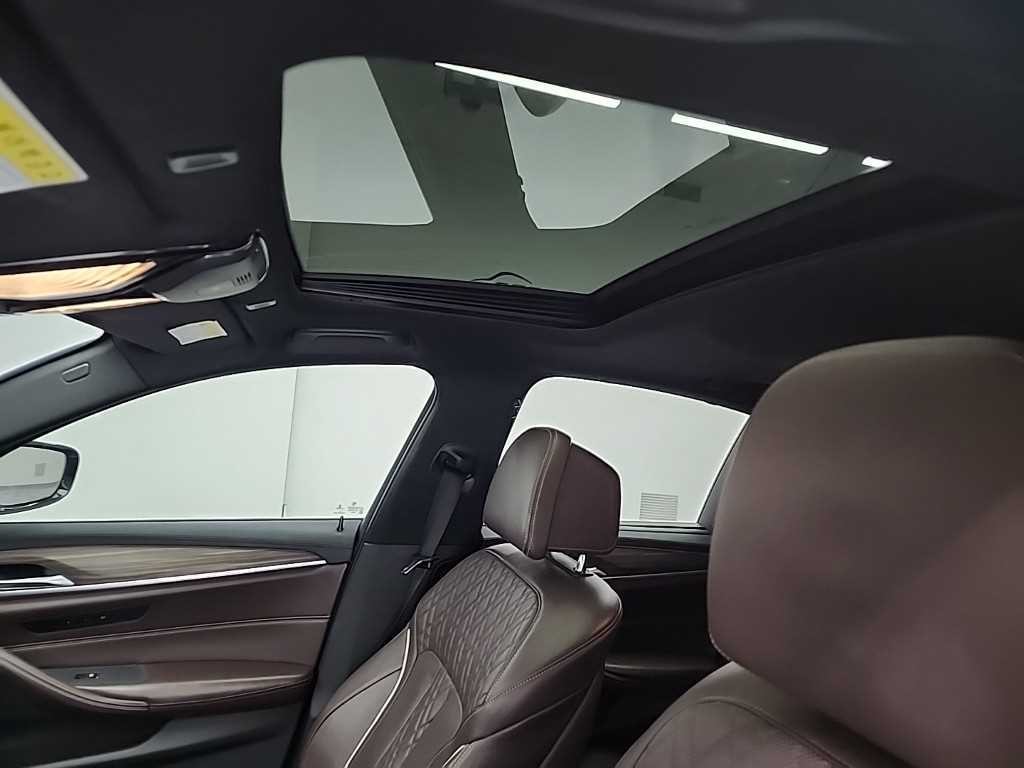 BMW 5시리즈 5시리즈 (G30) 530i xDrive M 스포츠 플러스 이미지 14
