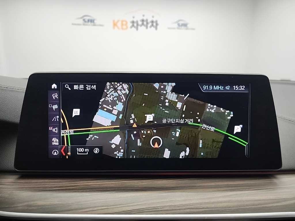 BMW 5시리즈 5시리즈 (G30) 530i xDrive M 스포츠 플러스 이미지 15