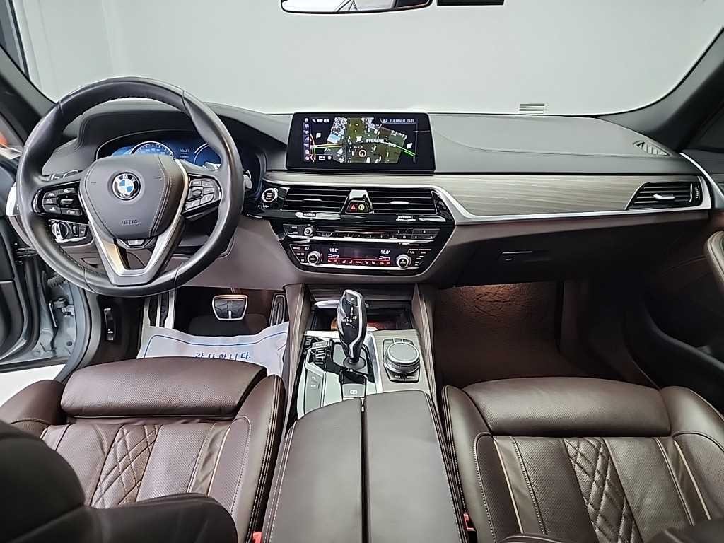 BMW 5시리즈 5시리즈 (G30) 530i xDrive M 스포츠 플러스 이미지 7