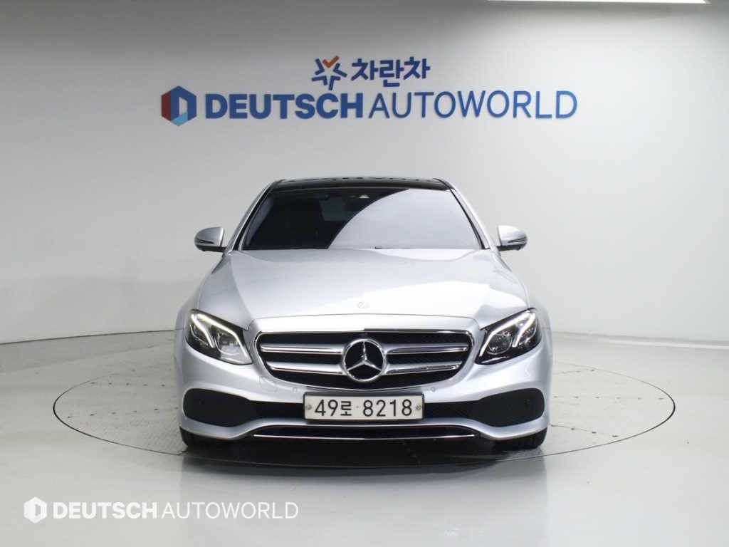 벤츠 E 클래스 E-클래스 W213 E300 아방가르드 이미지 3