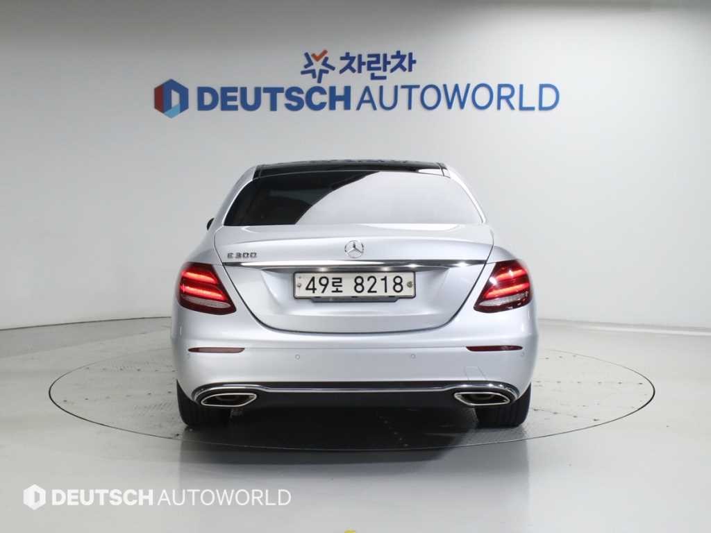 벤츠 E 클래스 E-클래스 W213 E300 아방가르드 이미지 4