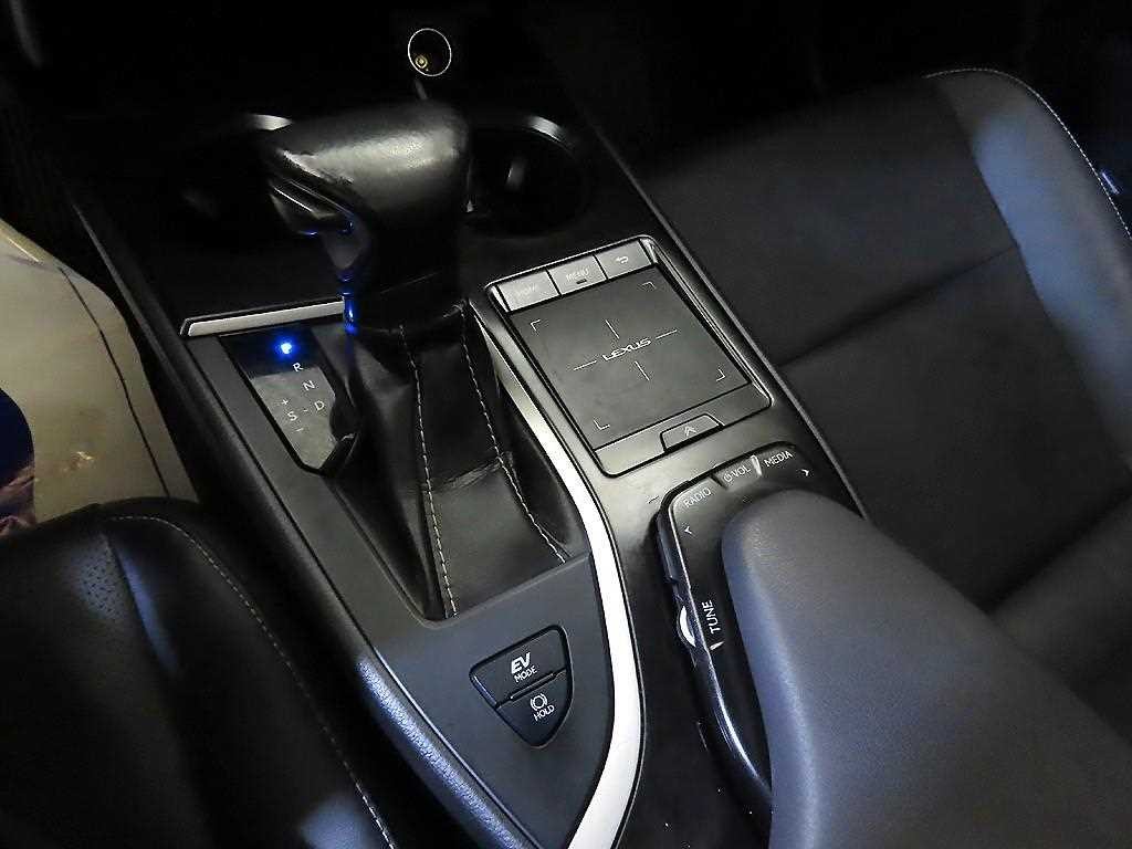 렉서스 UX UX 250h 2.0 2WD 이미지 12