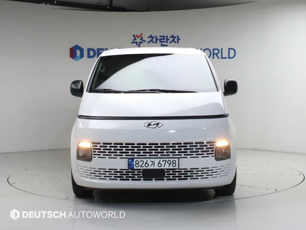 현대 스타리아 2WD 디젤 카고 스마트 3인승 이미지 3