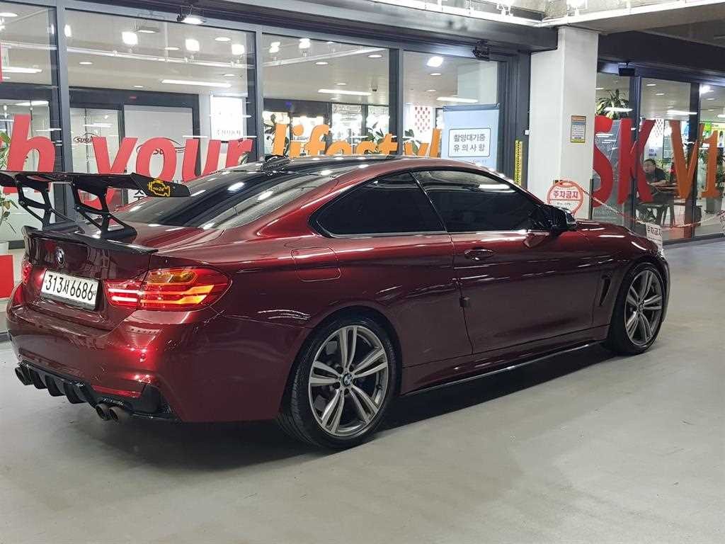 BMW 4시리즈 4시리즈 (F32) 428i 쿠페 M 스포츠 이미지 4