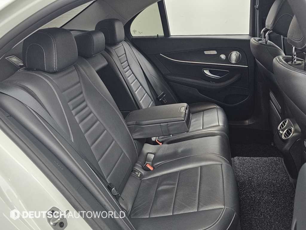 벤츠 E 클래스 E-클래스 W213 E300 아방가르드 이미지 12