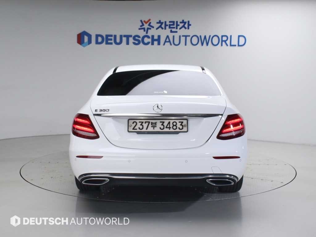 벤츠 E 클래스 E-클래스 W213 E300 아방가르드 이미지 4