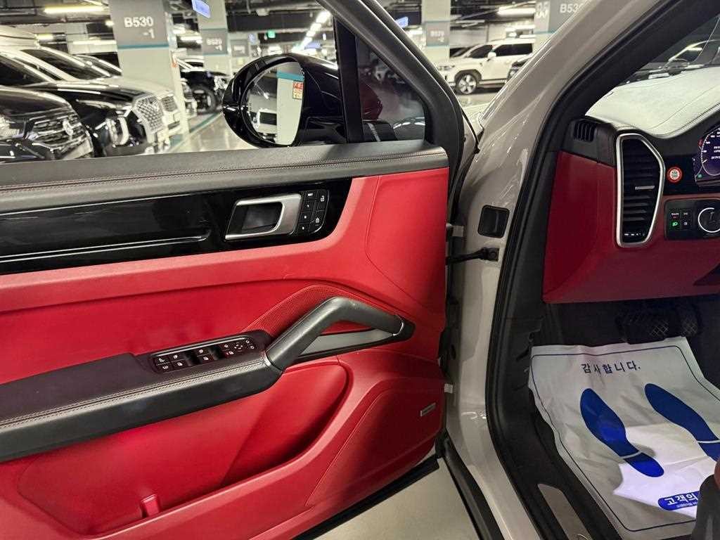 포르쉐 카이엔 카이엔(PO536) 3.0 E-하이브리드 쿠페 이미지 12