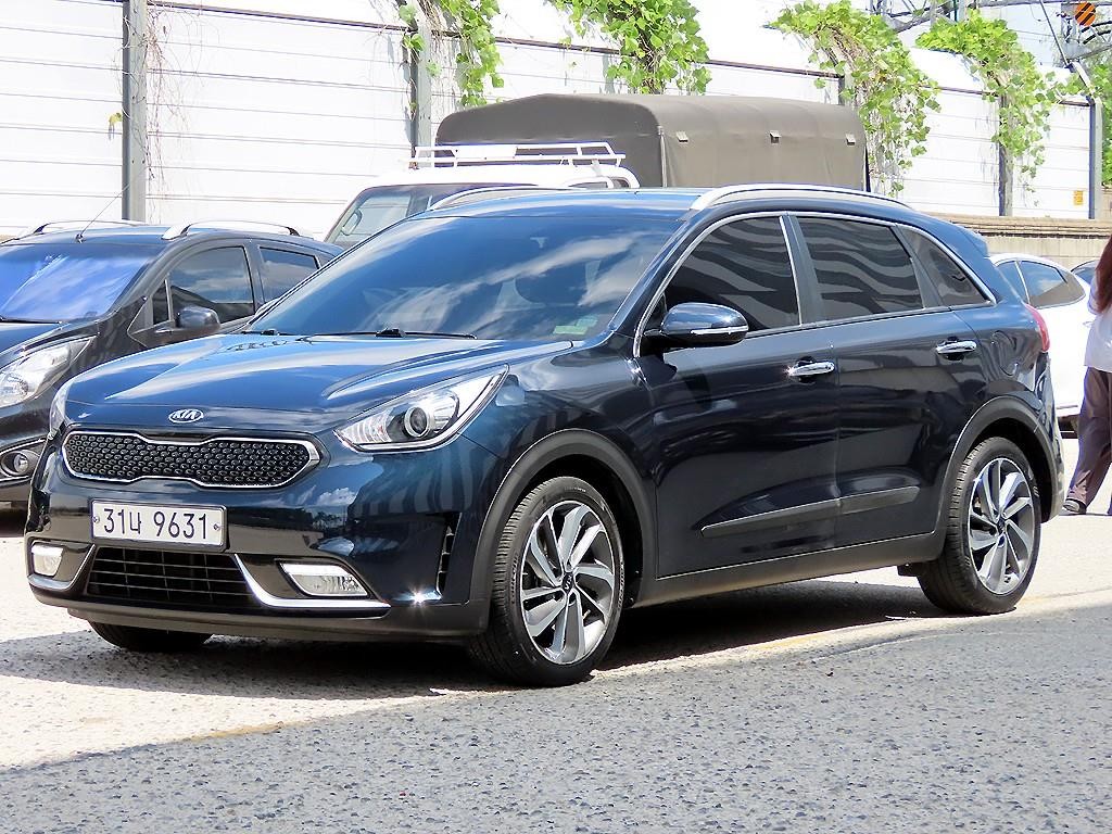 기아 니로 1.6 하이브리드 프레스티지 이미지 2