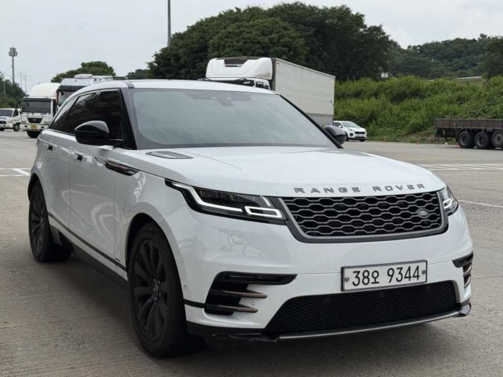 랜드로버 레인지로버 벨라 3.0 D300 R-다이나믹 SE 이미지 2