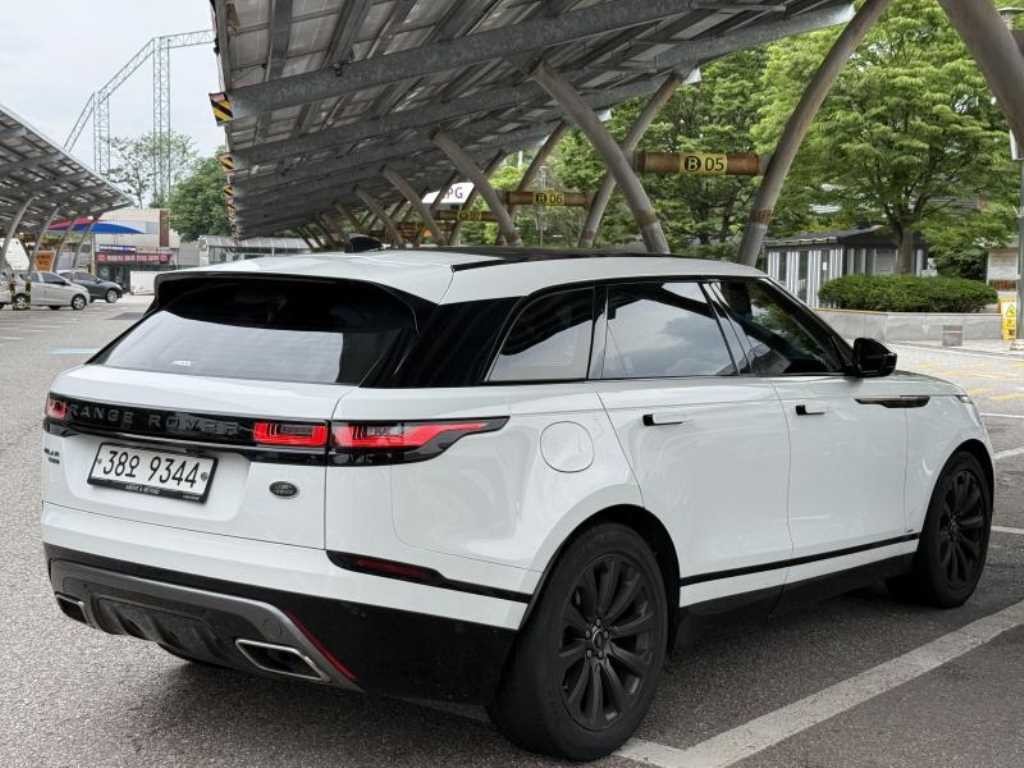 랜드로버 레인지로버 벨라 3.0 D300 R-다이나믹 SE 이미지 3