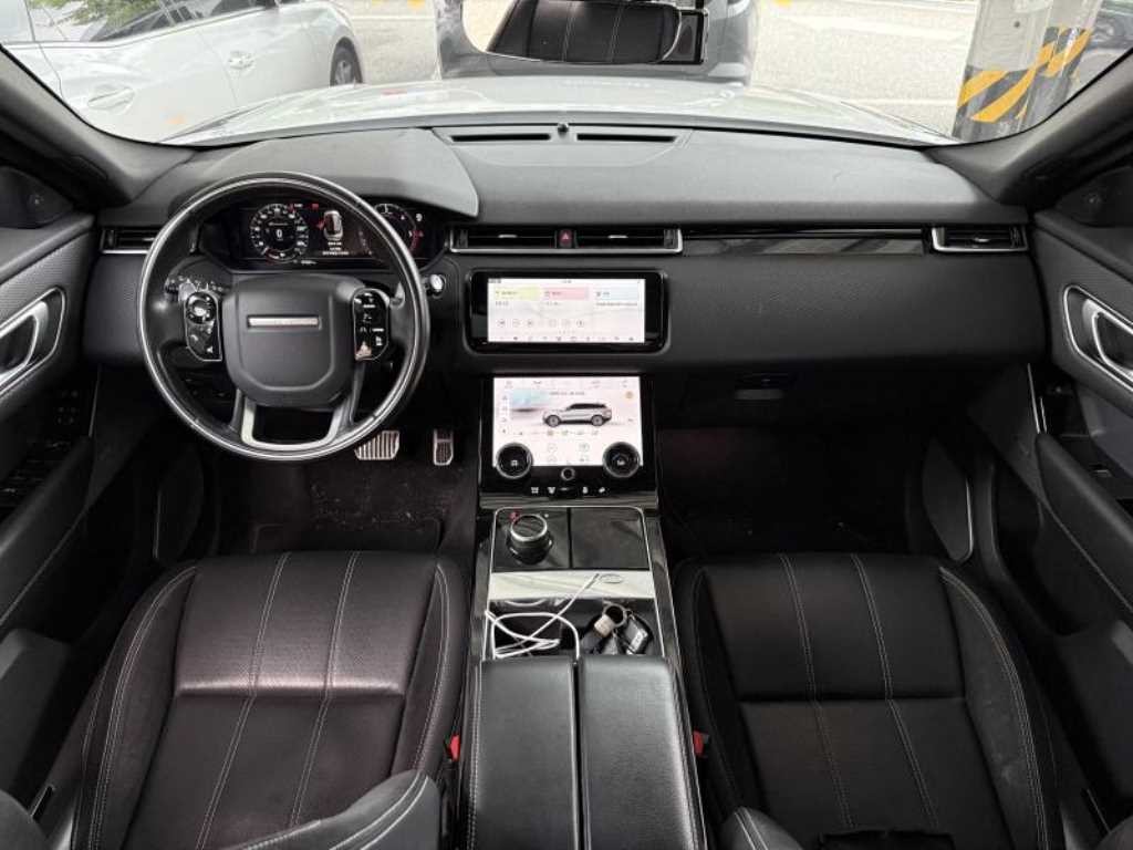 랜드로버 레인지로버 벨라 3.0 D300 R-다이나믹 SE 이미지 5