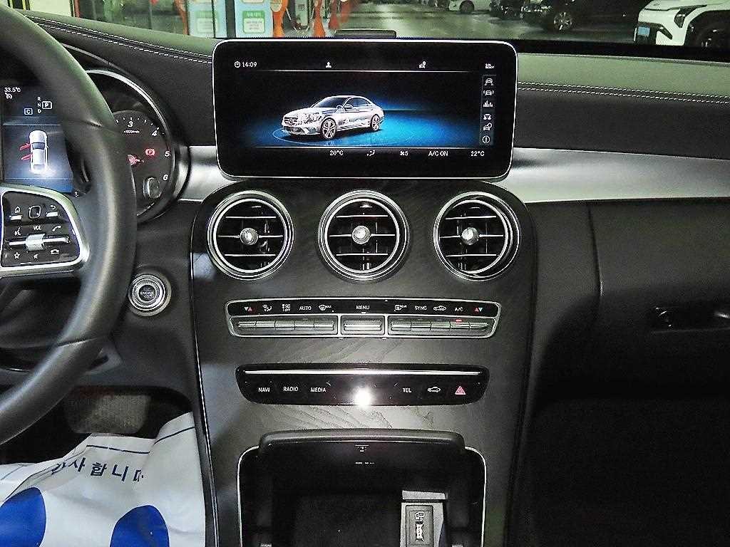 벤츠 C 클래스 C클래스 W205 C220 d 4MATIC 익스클루시브 이미지 11