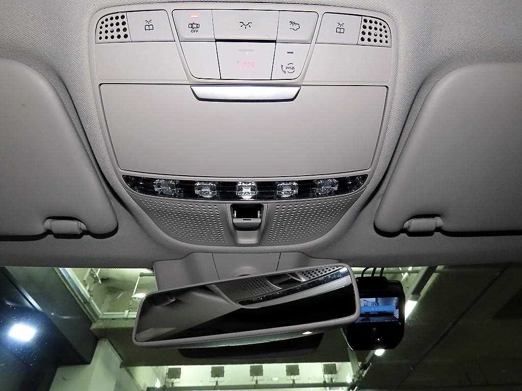 벤츠 C 클래스 C클래스 W205 C220 d 4MATIC 익스클루시브 이미지 17