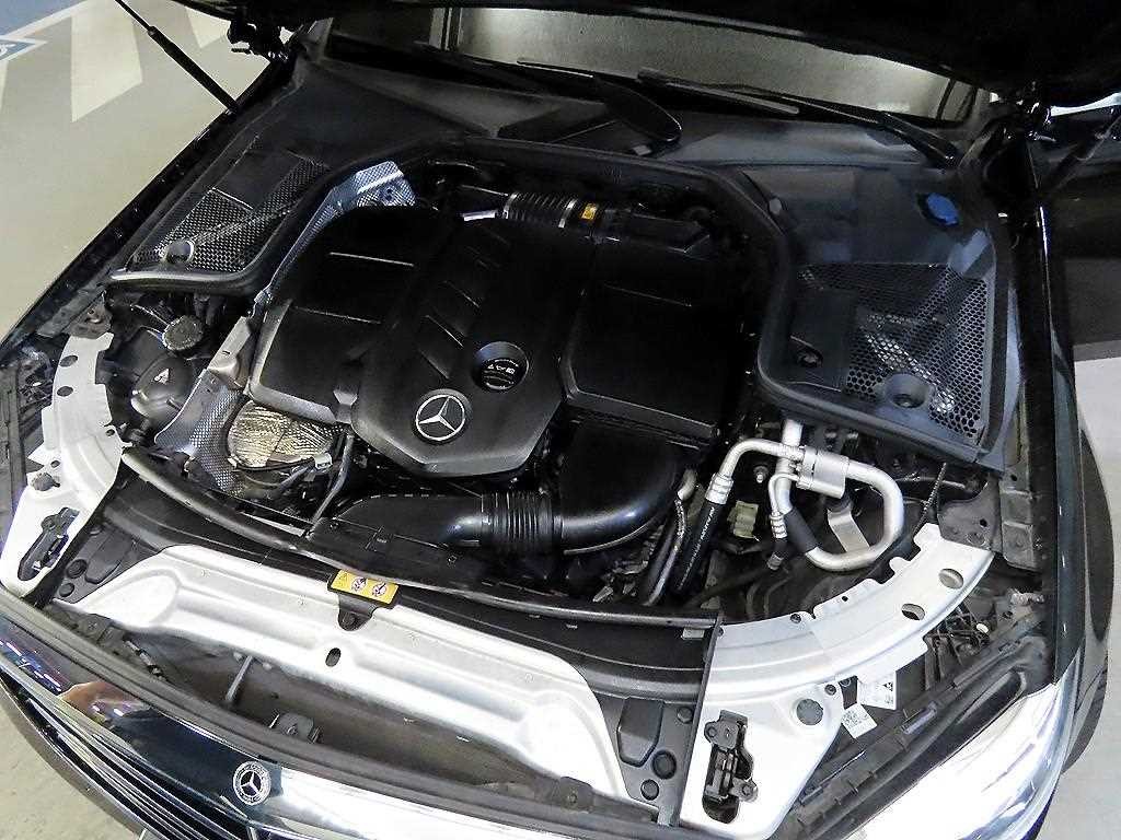 벤츠 C 클래스 C클래스 W205 C220 d 4MATIC 익스클루시브 이미지 19
