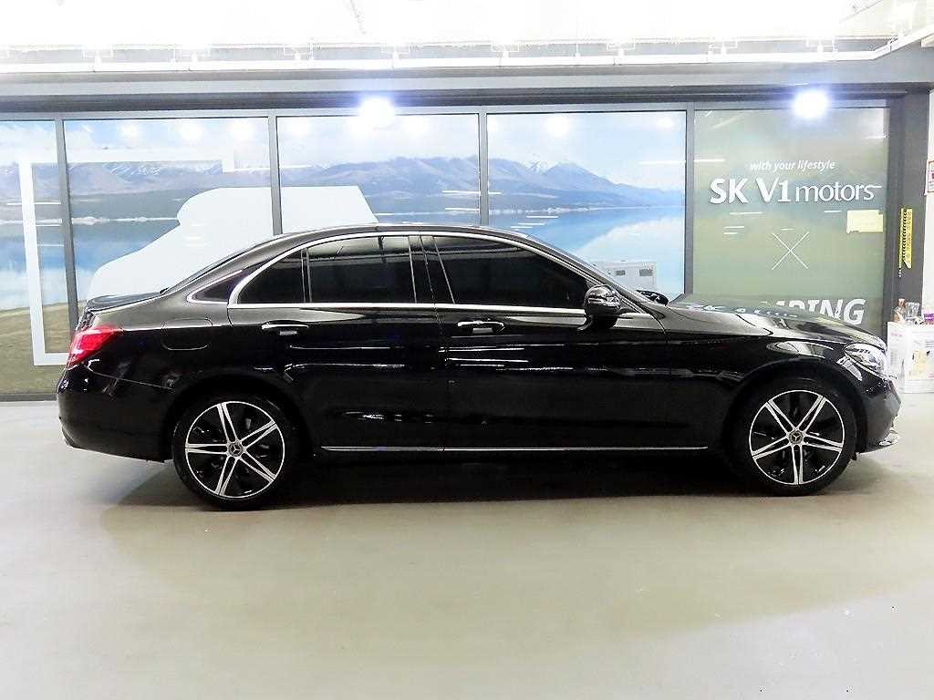 벤츠 C 클래스 C클래스 W205 C220 d 4MATIC 익스클루시브 이미지 3