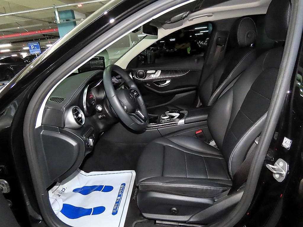 벤츠 C 클래스 C클래스 W205 C220 d 4MATIC 익스클루시브 이미지 6