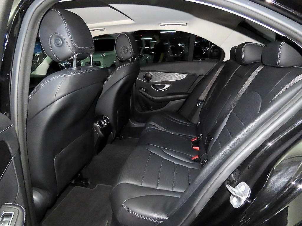 벤츠 C 클래스 C클래스 W205 C220 d 4MATIC 익스클루시브 이미지 7