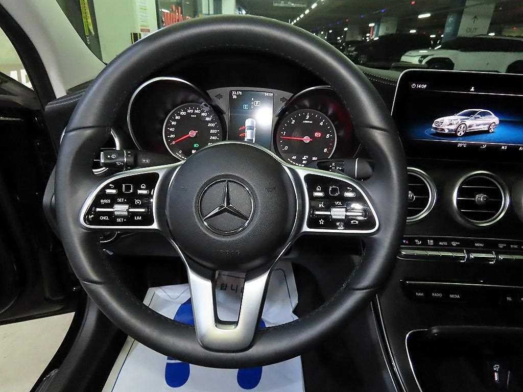 벤츠 C 클래스 C클래스 W205 C220 d 4MATIC 익스클루시브 이미지 8