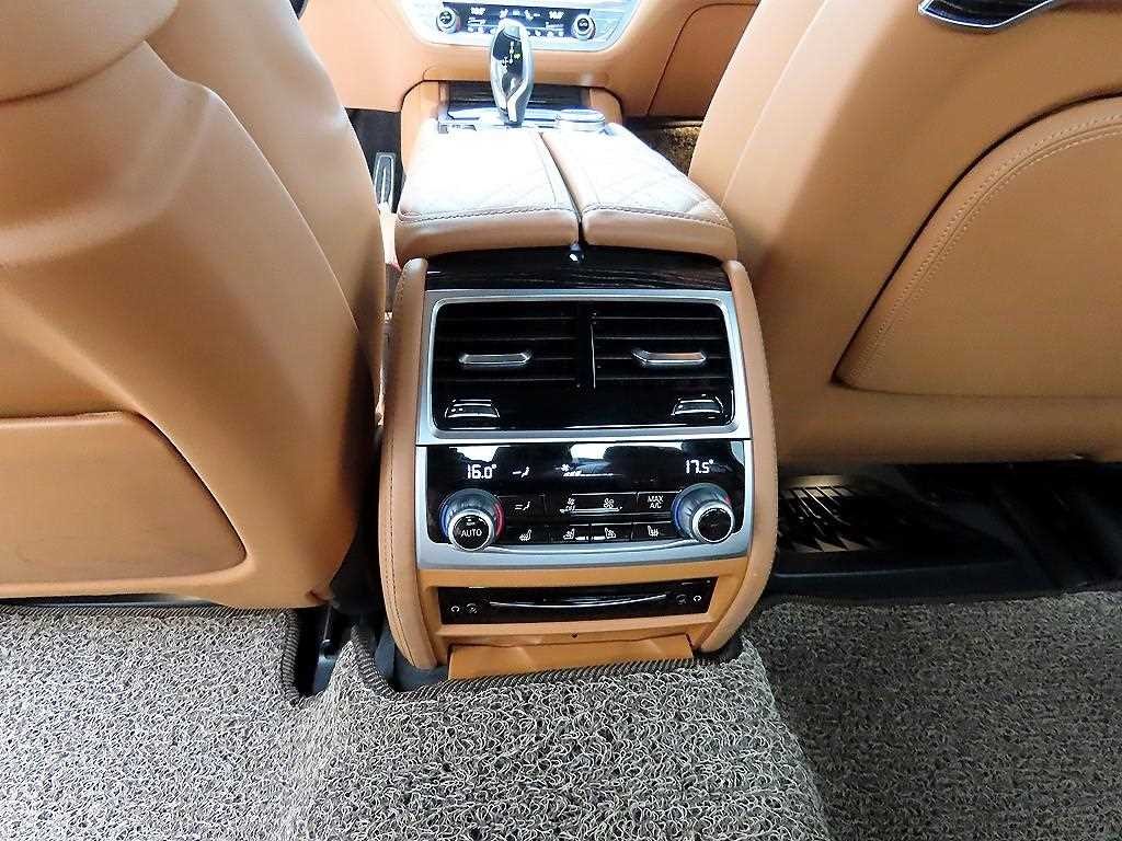 BMW 7시리즈 7시리즈 (G11) 745e i퍼포먼스 M스포츠 이미지 15