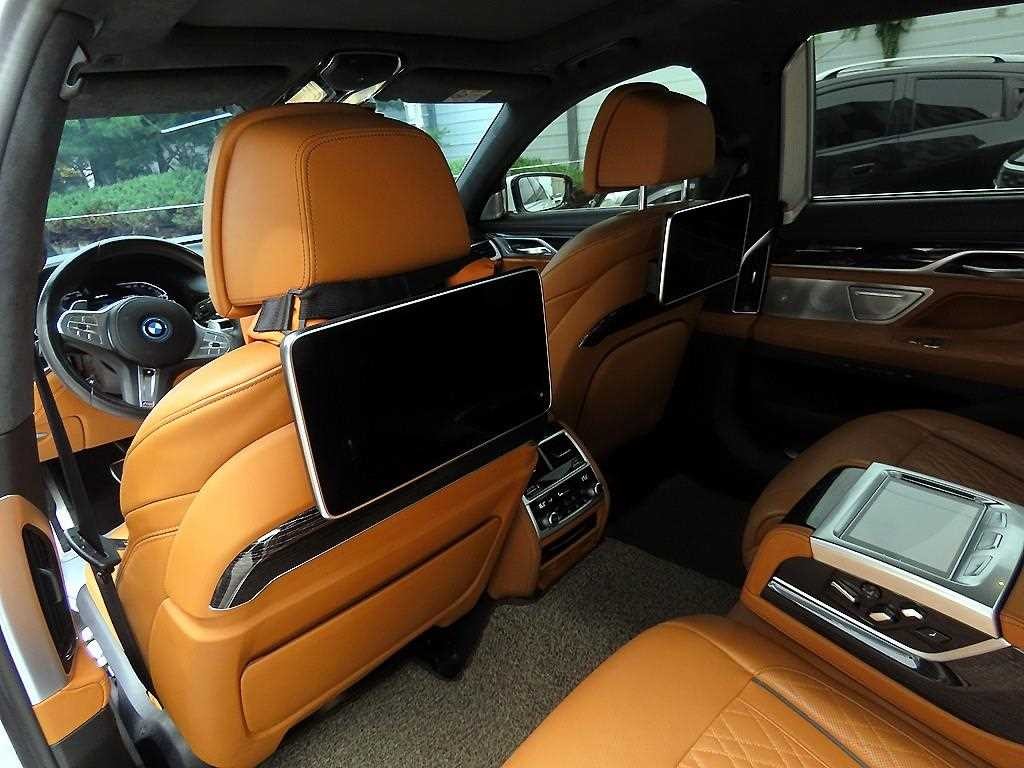 BMW 7시리즈 7시리즈 (G11) 745e i퍼포먼스 M스포츠 이미지 16