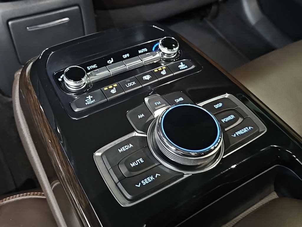 제네시스 EQ900 3.8 GDI AWD 프리미엄 럭셔리 이미지 14