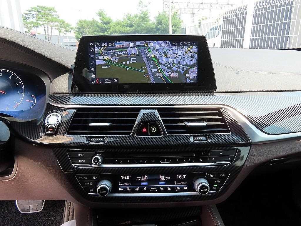 BMW 5시리즈 5시리즈 (G30) 530i xDrive M 스포츠 플러스 이미지 14