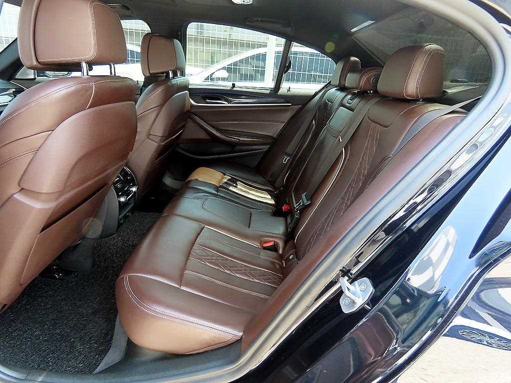 BMW 5시리즈 5시리즈 (G30) 530i xDrive M 스포츠 플러스 이미지 6