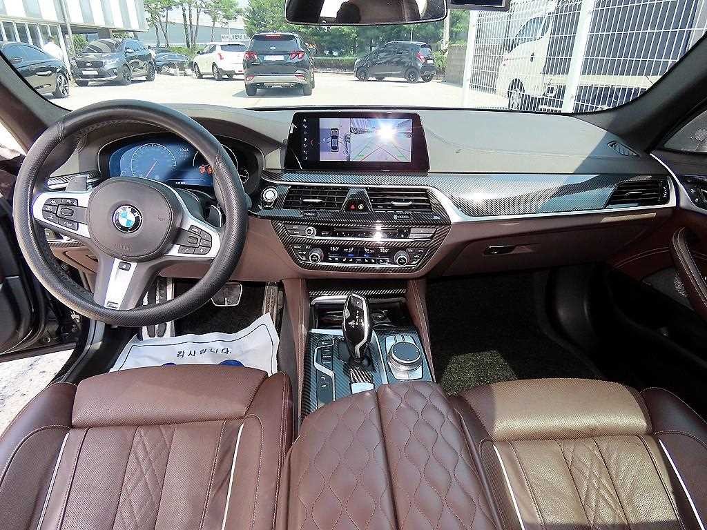 BMW 5시리즈 5시리즈 (G30) 530i xDrive M 스포츠 플러스 이미지 7