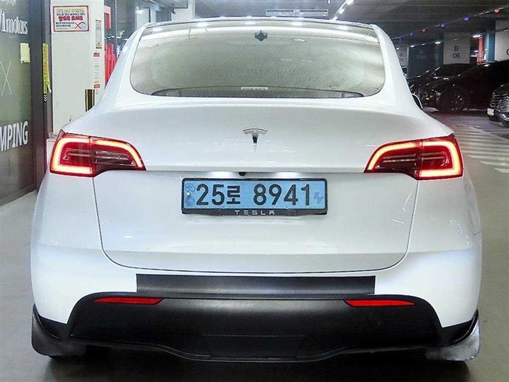 테슬라 모델 Y RWD 이미지 5