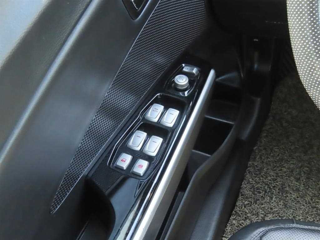 KG모빌리티(쌍용) 티볼리 디젤 2WD 1.6 VX 이미지 12