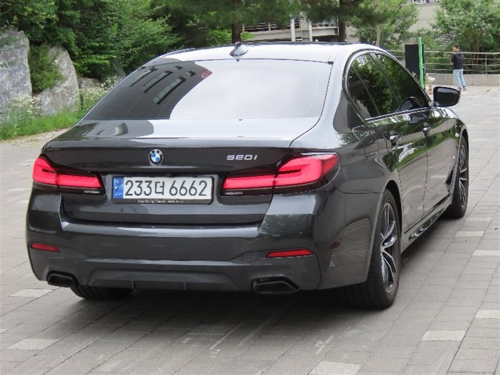 BMW 5시리즈 5시리즈 (G30) 520i M 스포츠 이미지 3