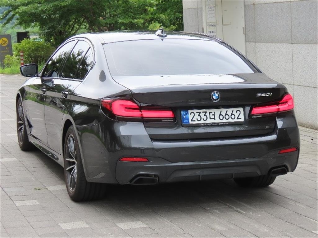 BMW 5시리즈 5시리즈 (G30) 520i M 스포츠 이미지 4