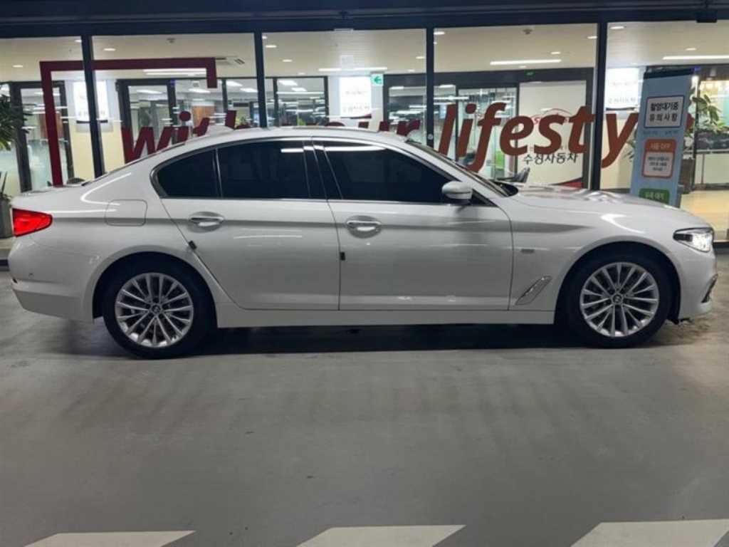BMW 5시리즈 5시리즈 (G30) 530i xDrive 럭셔리 플러스 이미지 3
