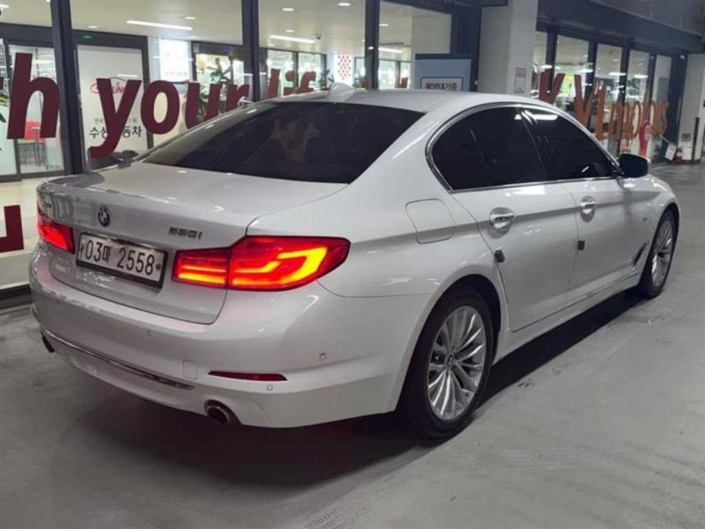BMW 5시리즈 5시리즈 (G30) 530i xDrive 럭셔리 플러스 이미지 4