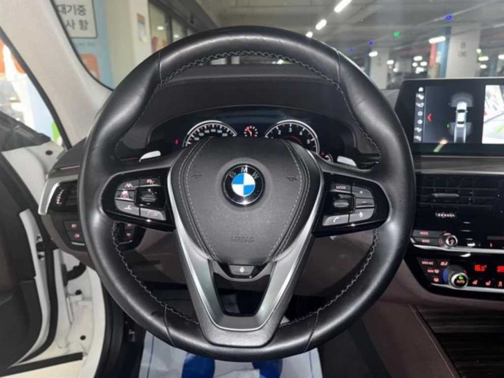 BMW 5시리즈 5시리즈 (G30) 530i xDrive 럭셔리 플러스 이미지 8