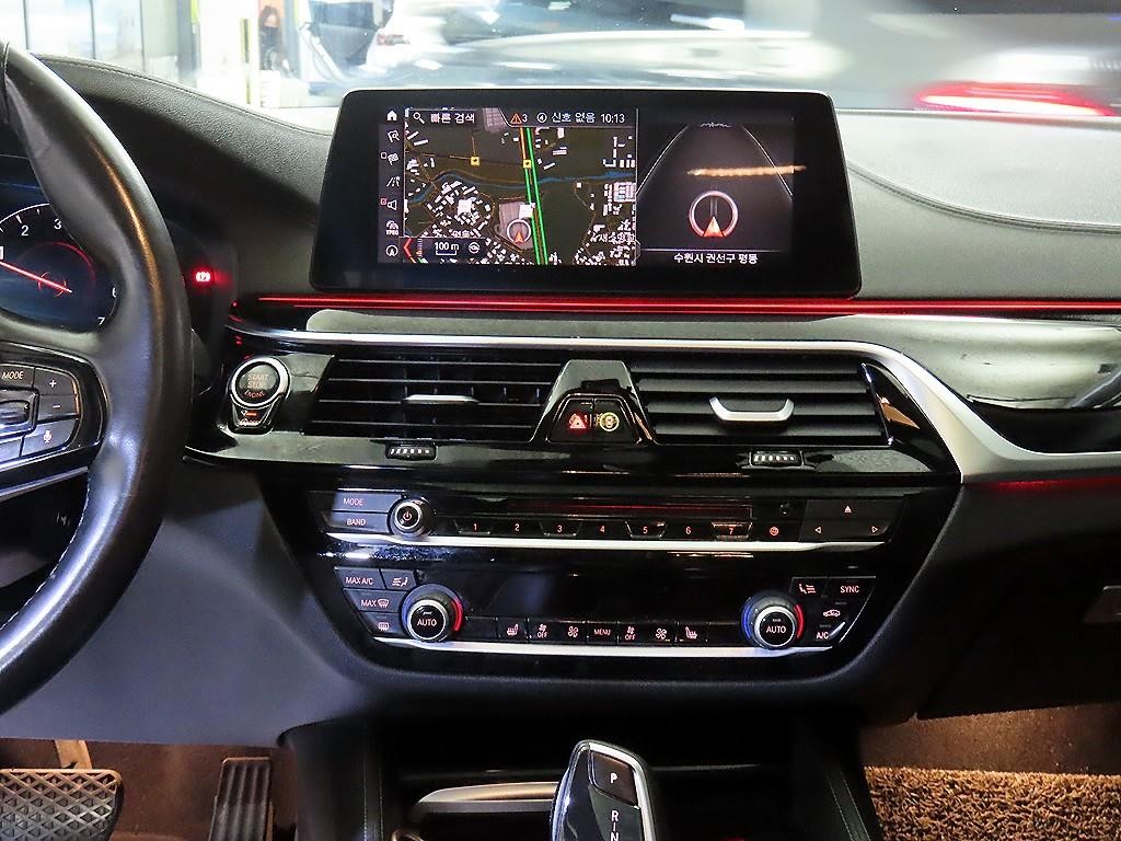 BMW 5시리즈 5시리즈 (G30) 520i 럭셔리 이미지 11