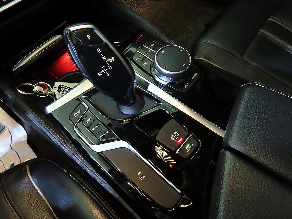 BMW 5시리즈 5시리즈 (G30) 520i 럭셔리 이미지 12
