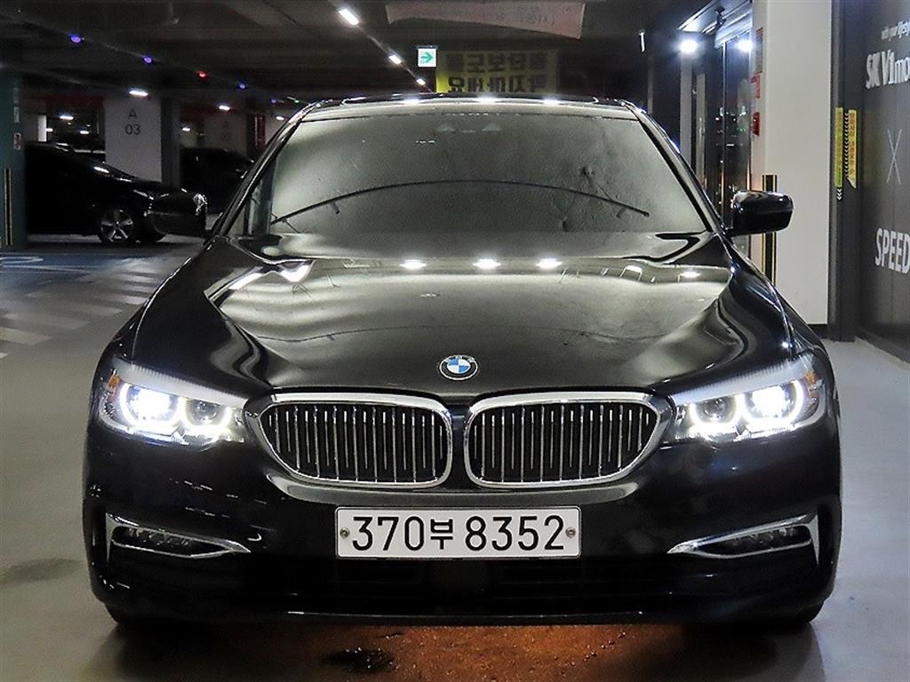 BMW 5시리즈 5시리즈 (G30) 520i 럭셔리 이미지 2