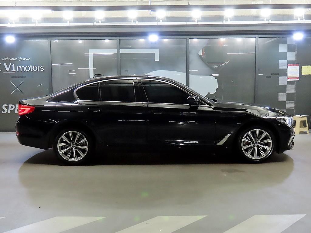 BMW 5시리즈 5시리즈 (G30) 520i 럭셔리 이미지 3