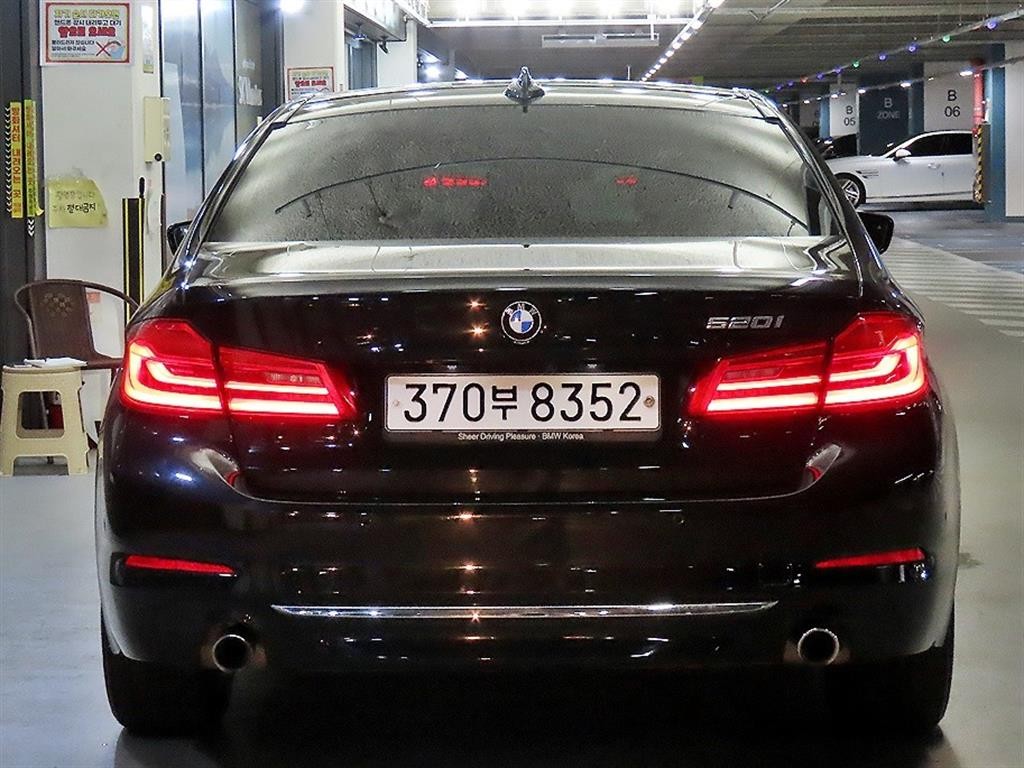 BMW 5시리즈 5시리즈 (G30) 520i 럭셔리 이미지 5