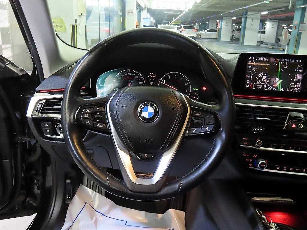 BMW 5시리즈 5시리즈 (G30) 520i 럭셔리 이미지 8
