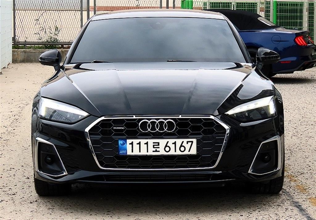 아우디 A5 A5 (F5) 45 TFSI 콰트로 프리미엄 스포트백 이미지 1