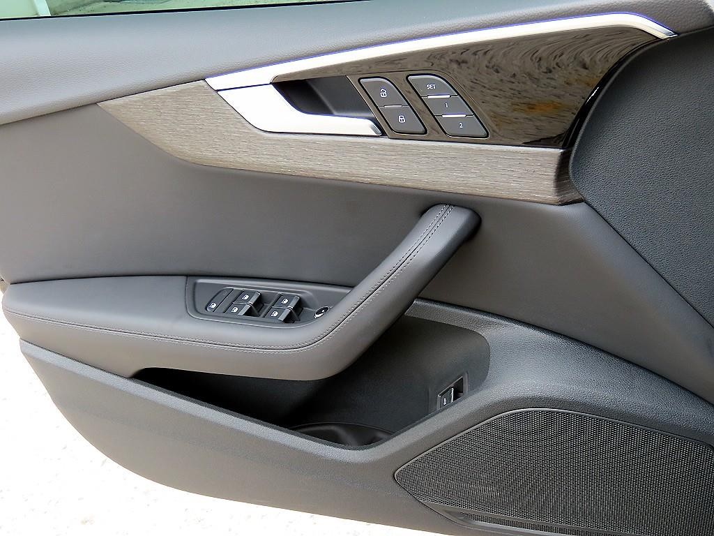 아우디 A5 A5 (F5) 45 TFSI 콰트로 프리미엄 스포트백 이미지 12