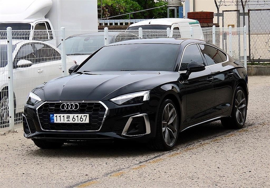 아우디 A5 A5 (F5) 45 TFSI 콰트로 프리미엄 스포트백 이미지 2