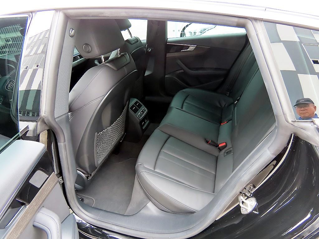 아우디 A5 A5 (F5) 45 TFSI 콰트로 프리미엄 스포트백 이미지 6