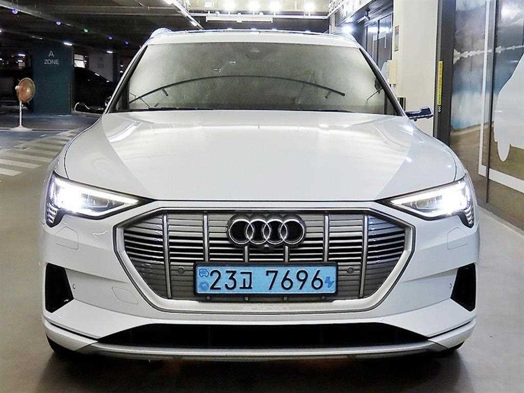 아우디 e-트론 55 콰트로 이미지 2