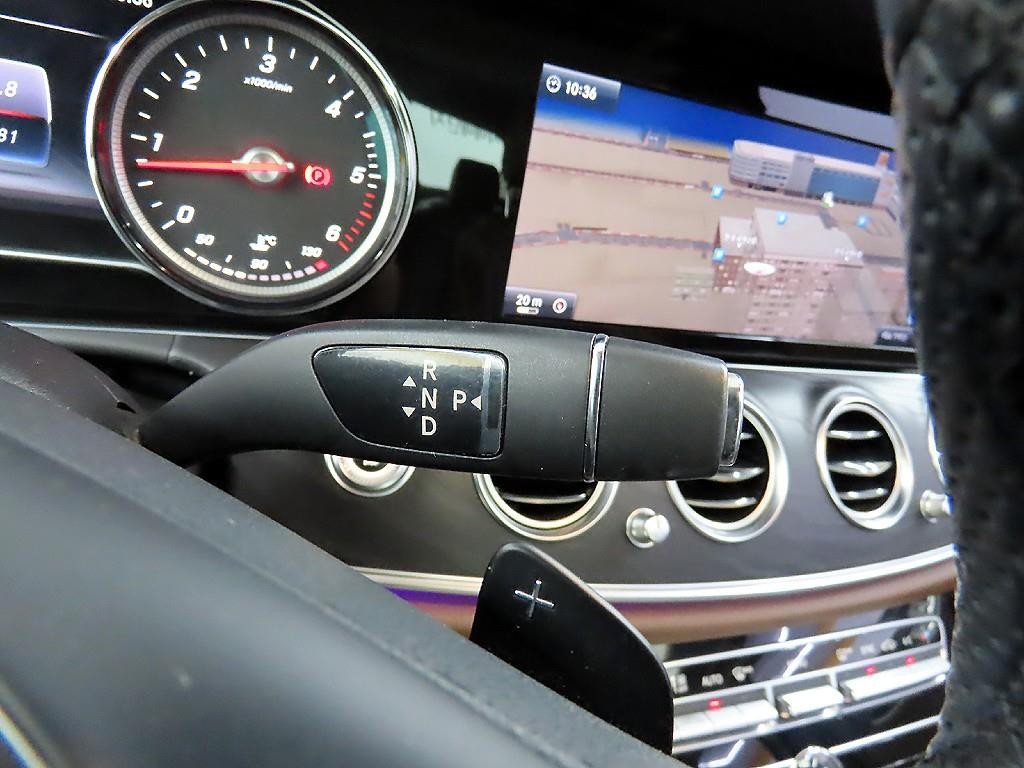 벤츠 E 클래스 E-클래스 W213 E220d 아방가르드 이미지 10