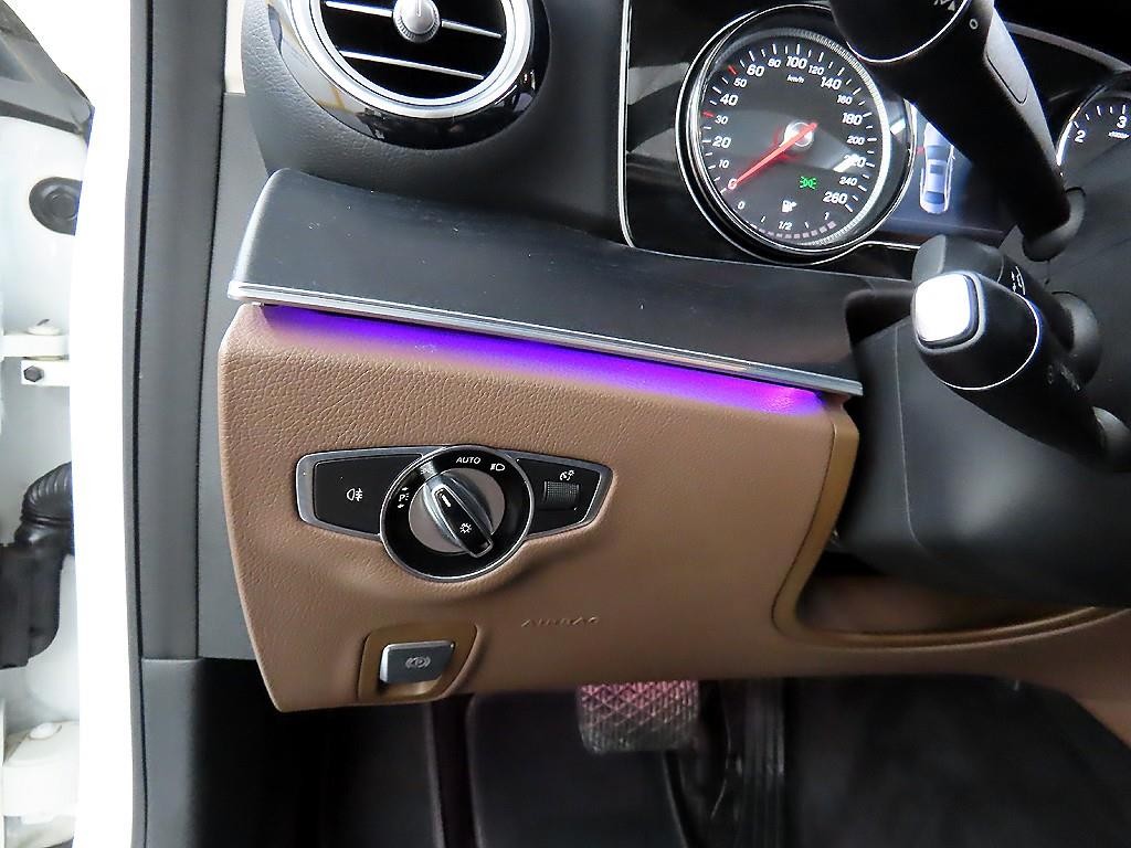 벤츠 E 클래스 E-클래스 W213 E220d 아방가르드 이미지 14
